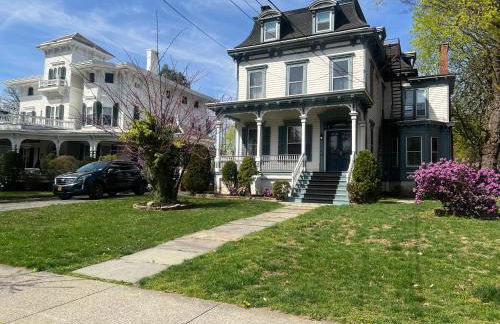 1 Br Private Victorian Apt in convenient City location on half acre sleeps 4 - Foto 2