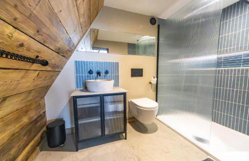 The Tri-Pod - Photo 21