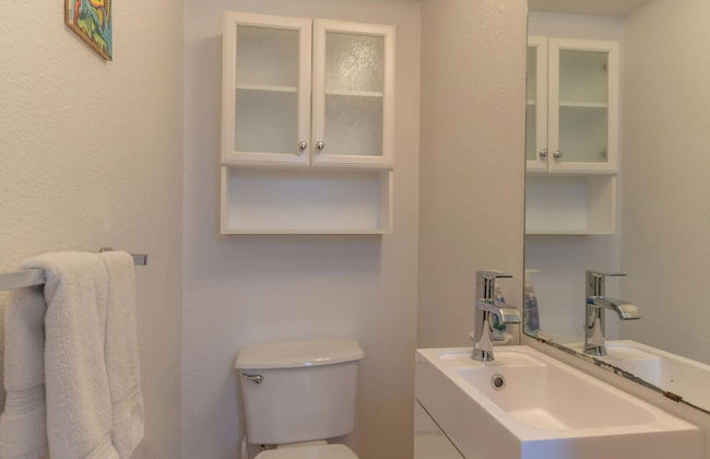 2-story Condo Next to Beach w/ Ocean Views! - Foto 32