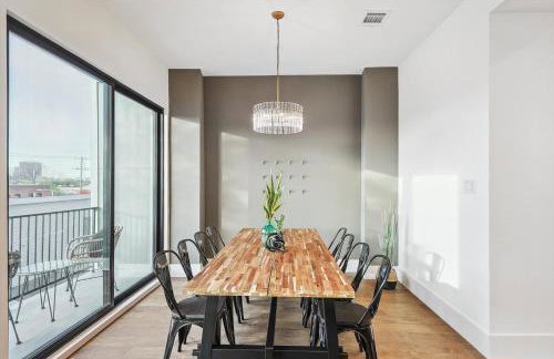 Best of The Cedars - Dallas Views Rooftop Luxury - Photo 9