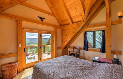 Naples Cabin with Lake Views and Wraparound Deck! - Foto 10