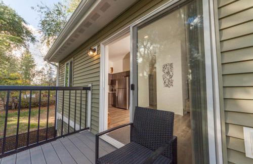 Modern and Stylish KING bed Wifi FREE Parking - Foto 20