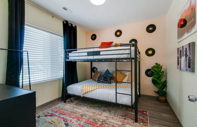 NEW 4 Bedroom Apt Near DT Walk to Restaurants - Foto 8