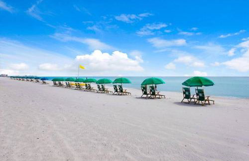 Snowbird rate! Heated pool, steps to private beach - Foto 13