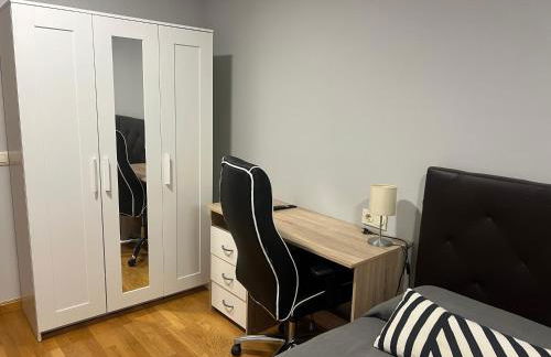 Bonito piso zona hospital con garaje - Foto 2