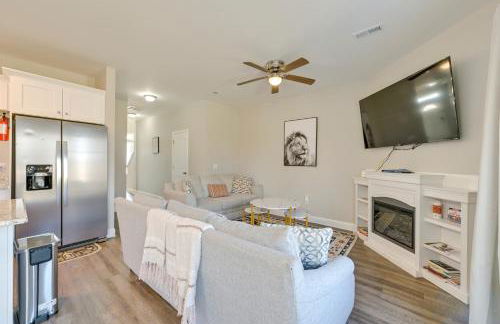 Stay and Play Spacious Concord Townhome Near Uptown - Foto 7