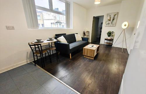 Modern 1BR Business Stay with Fast WiFi - Foto 5