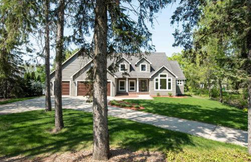 Immerse in Luxury Grand 5BR Lakefront Haven Views - Foto 44