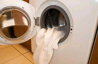 "Snooze Central" - City Centre Apartments above Victoria Centre Shopping Centre with full Kitchen in Milton Street - up to 4 Beds - most Central Location next to the Hilton Hotel - Outdoor Parking for Cars or Vans five pounds a day - Sunday 1pm Check-Out - Photo 5