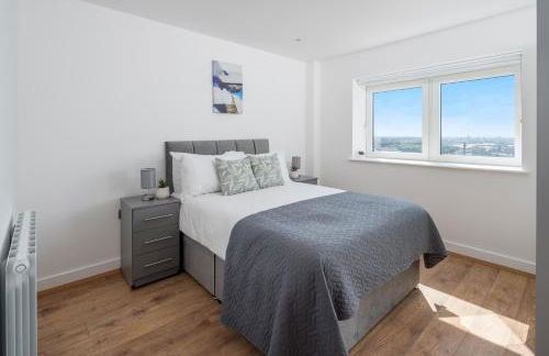 Skyvillion - London River Thames Top Floor Apartments by Woolwich Ferry, Mins to London ExCel, O2 Arena , London City Airport with Parking - Foto 70