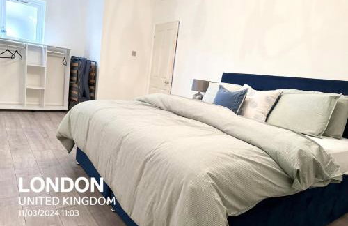 4 Bed House-Garden-Parking-15 min Elizabeth Line - Foto 7