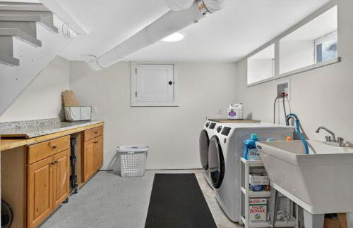 Warm and Inviting 3BR Craftsman with Big Kitchen - Foto 29