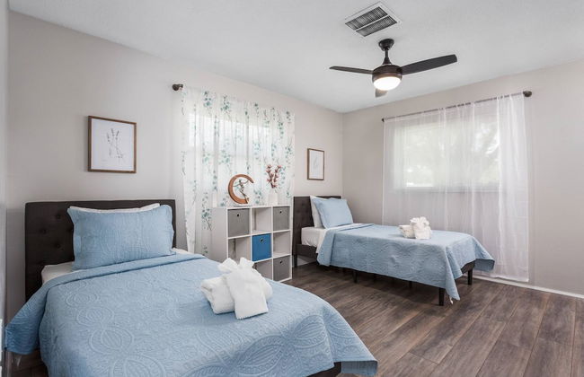 Playful Dolphins Pool Home - Foto 24