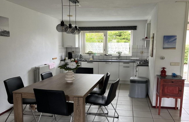 Cosy Bungalow Near the Beach - Photo 36