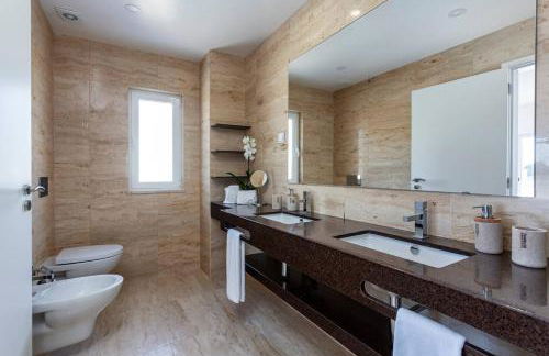 Luxury Vau Beach Villa with Private Heated Pool - Foto 13