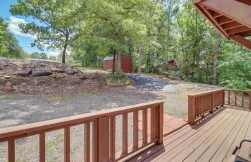 Peaceful Greers Ferry Cabin with Deck and Lake View! - Foto 40