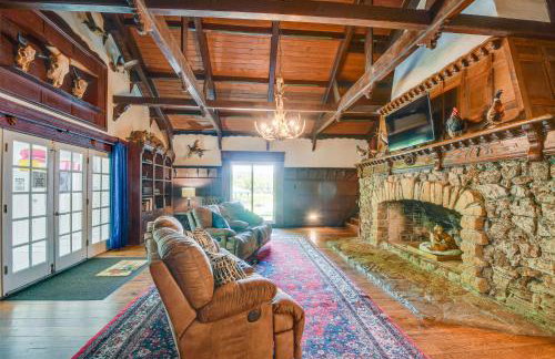 Missouri Castle with Private Lake, Pool and 100 Acres! - Foto 9