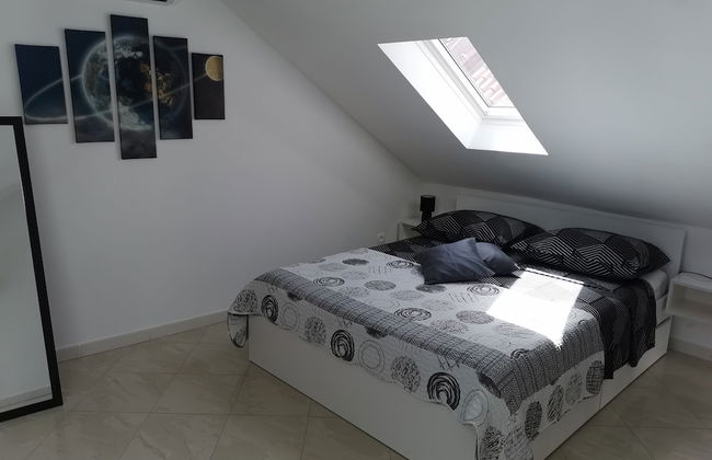 M & J Central Suites - Photo 9