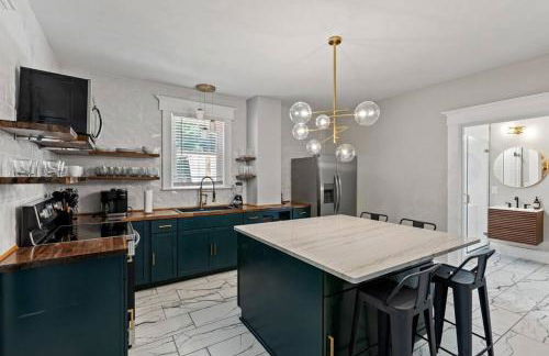 The Luxe Hot Tub Private Bar 12 Min to Horse Park - Foto 6