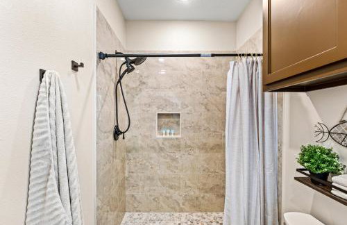 Caza Azul Luxury 4BR Getaway, Gated Community, Canal Views & Lift - Foto 33