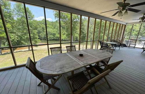 Brushy Creek Lodge - Riverfront, Hot Tub, Fire Pit - Foto 43