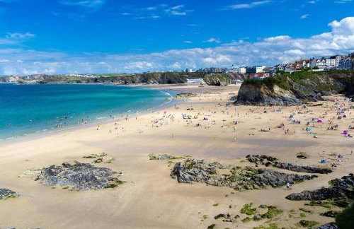 Stylish Home with Private Parking & Garden - Foto 22