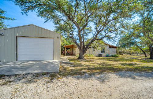 Pet-Friendly Hill Country Retreat with Deck! - Photo 26