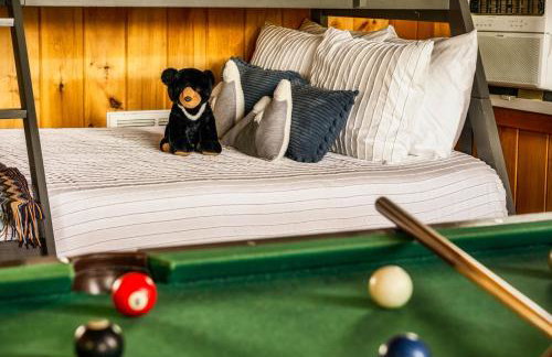 Splashtacular: Indoor Pool~Gorgeous Views~HotTub~GameRoom~Resort - Photo 45