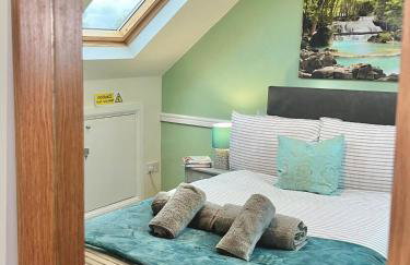 Ideal 4-bed home sleeps 7 - Nr Trafford Ctr & M60 - Foto 19