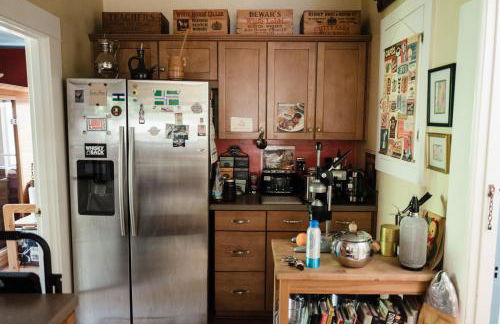 Southeast Portland Comfy & Eclectic Craftsman Home - Foto 29