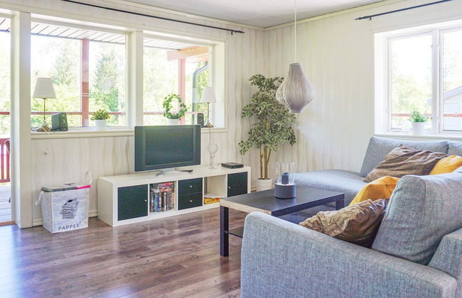 4 Person Holiday Home in Hallnas-by Traum - Photo 7