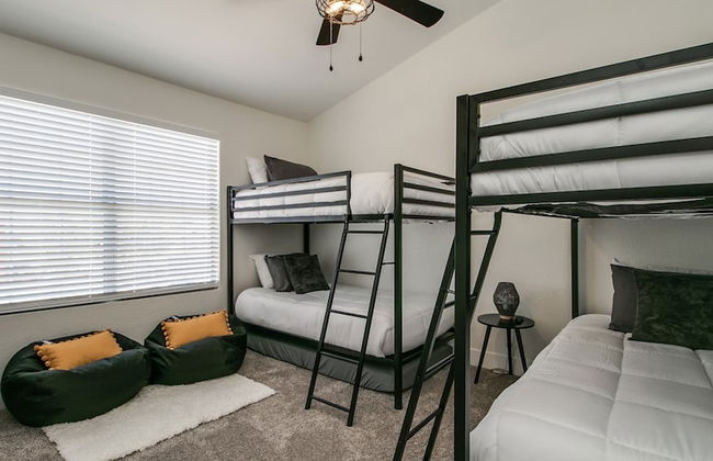 Upgraded 4-bdrm Beautiful Home W/pool! - Foto 10