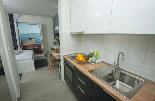 Seaside Luxury Suites - Photo 54