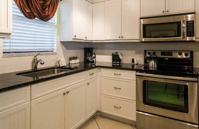 Tropical Beach Resorts - Photo 6