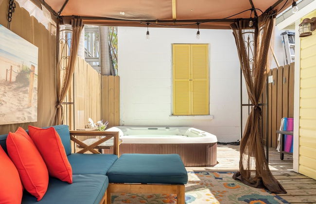 Casita de Catherine by Avantstay 1 Block to Duval St w/ Hot Tub! - Photo 24