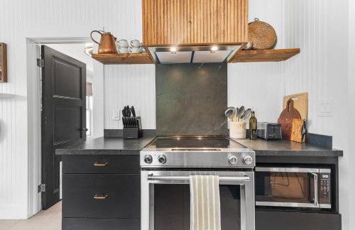 Designer Cottage Near Beach, Singer Island & Peanut Island! - Foto 6