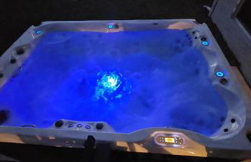 Cozy house with a Heated Swim spa - Foto 34