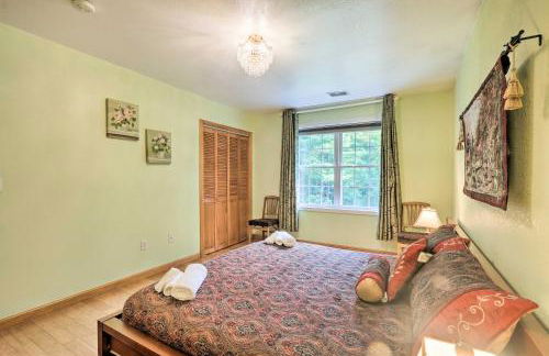 Granby Home with Deck Less Than half Mi to Aldrich Lake! - Foto 22