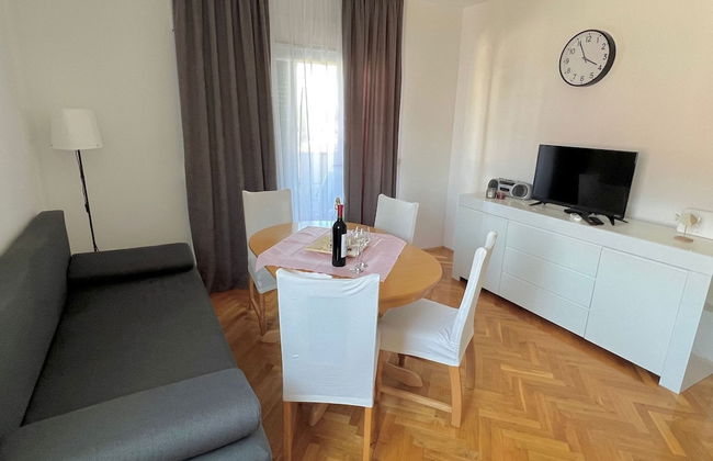 Bright and Cozy Apartment With Balcony in Kastel Luksic - Foto 6