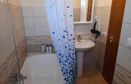 2 Bedroom, 1 Bath apartment near the sea - Foto 12