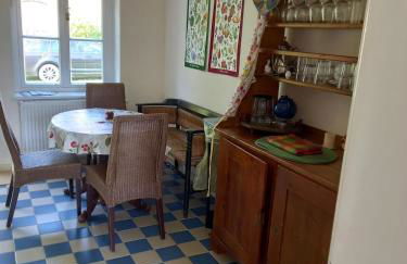 Charming flat with wood stove on a large farm - Foto 2