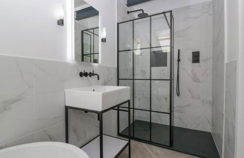 Linden Barn - Photo 38