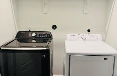 Quiet stylish home close to downtown and airport - Foto 22