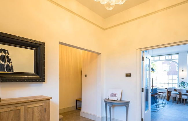 Dragon Court - 3 Beds Office Terrace Garden - Photo 23