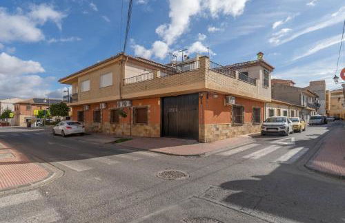 Amplia Casa Familiar con Calefacción, cerca de Sierra Nevada y Granada - Foto 61