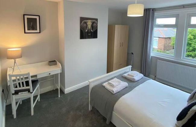 Flat - Sleeps 4 - Pet Friendly - Parking - Foto 3