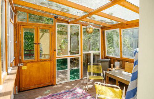 The Upholstery Tinyhouse Deluxe Eco Chalet Kreativ Citynah - Foto 29