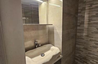 Drios Hillhouse - Photo 24