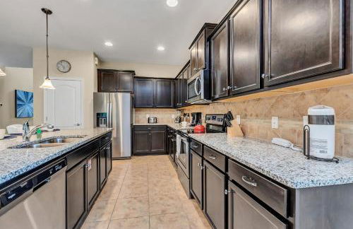 Villa W/ Pool, Movie Theater & Game Roomsleeps 20 - Photo 28