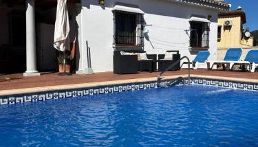 Chalet vacacional con piscina privada - Foto 4